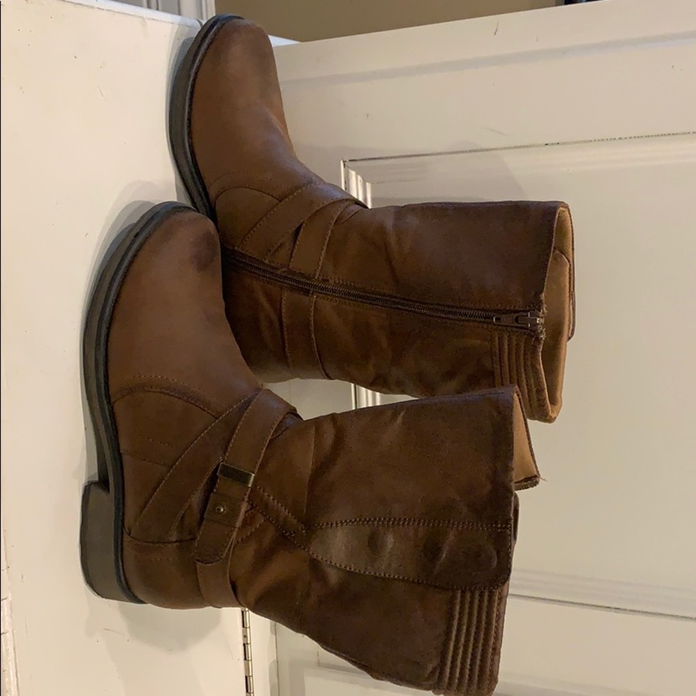 Short boots